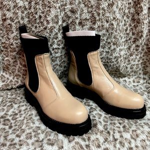 NEW Anthropologie Stompy Knit Chelsea Boots (Cream) Size 8 (38)